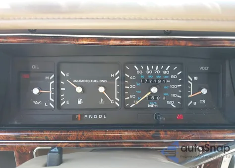 1990 Chrysler New Yorker C-Body Landau z USA, uszkodzony, nr VIN 1C3XC66R0LD832406